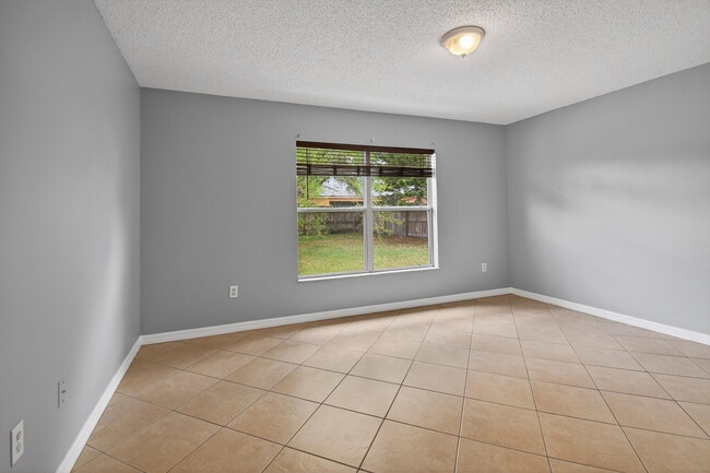 Building Photo - 4066 SW Canrady St