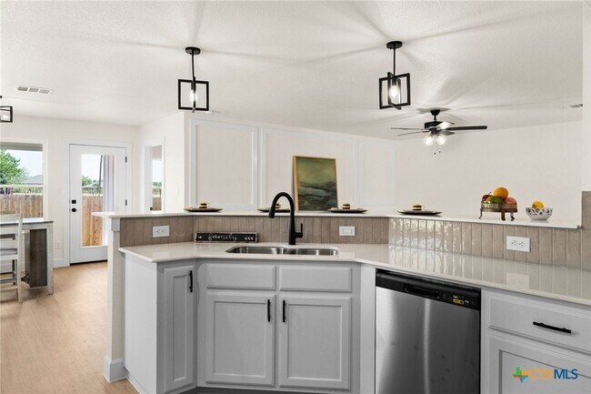 Building Photo - 2115 Blackhawk Lp