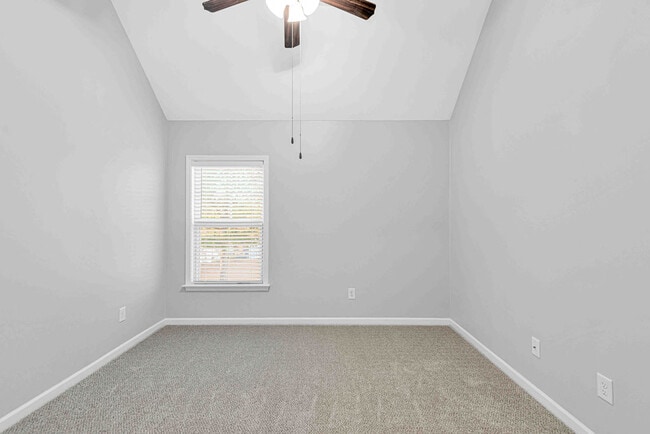 Building Photo - 601 Winfall Dr