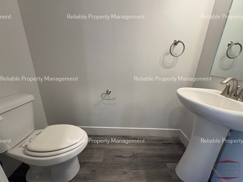 Building Photo - 148 S Emery Ln