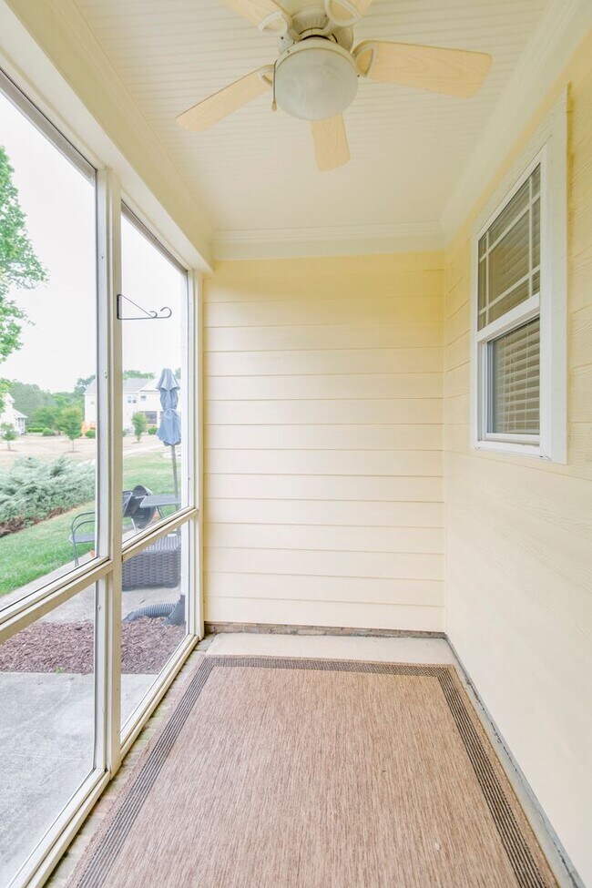 Building Photo - Charming Townhome in the Heart of Wake Forest!