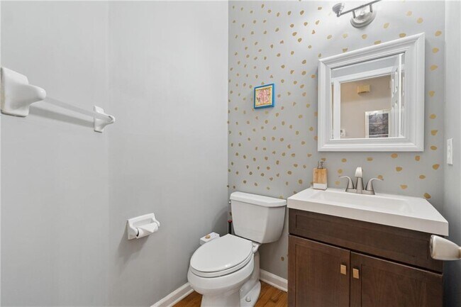 Building Photo - 6520 Fairfield Trce
