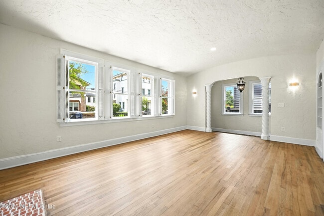 Building Photo - 2131 St Johns Ave
