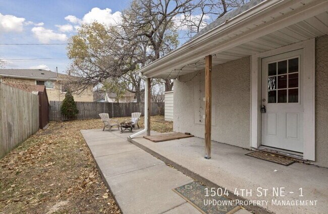 Building Photo - 1504 4th St NE