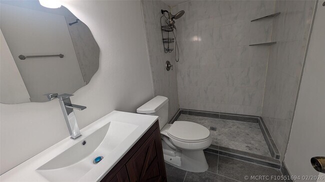 Building Photo - 2372 NW 39th Ave