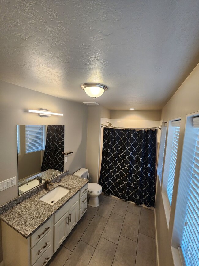 Building Photo - Gorgeous 4 Bedroom Home in Ogden