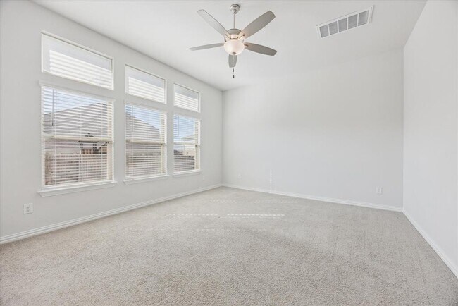 Building Photo - 562 Leadtree Loop