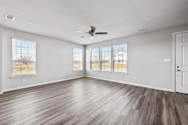 Building Photo - 3201 Solana Cir