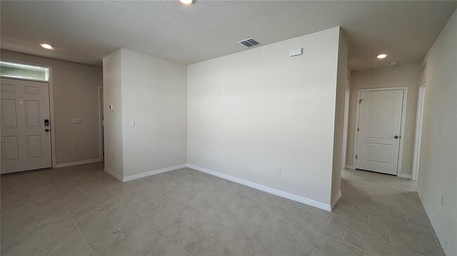 Building Photo - 2980 Waterlily Wy