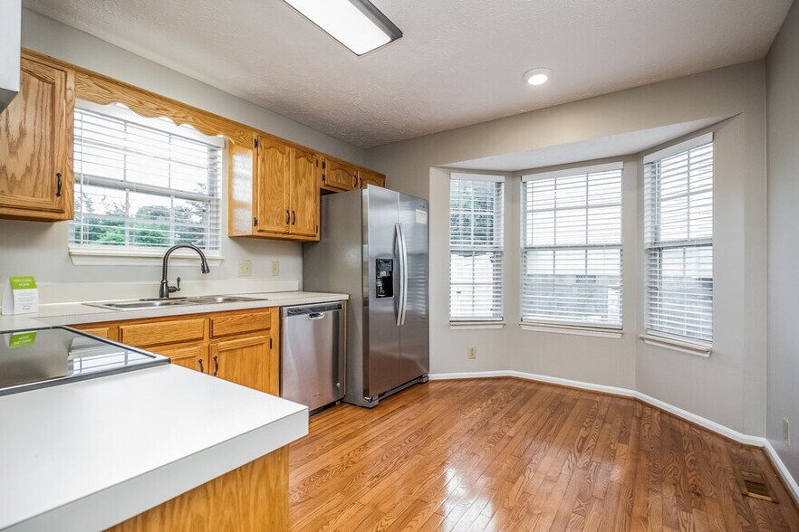 Building Photo - 3512 Calais Cir