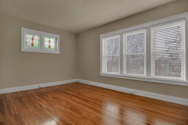 Building Photo - (233) 7729-31 Gissler Ave