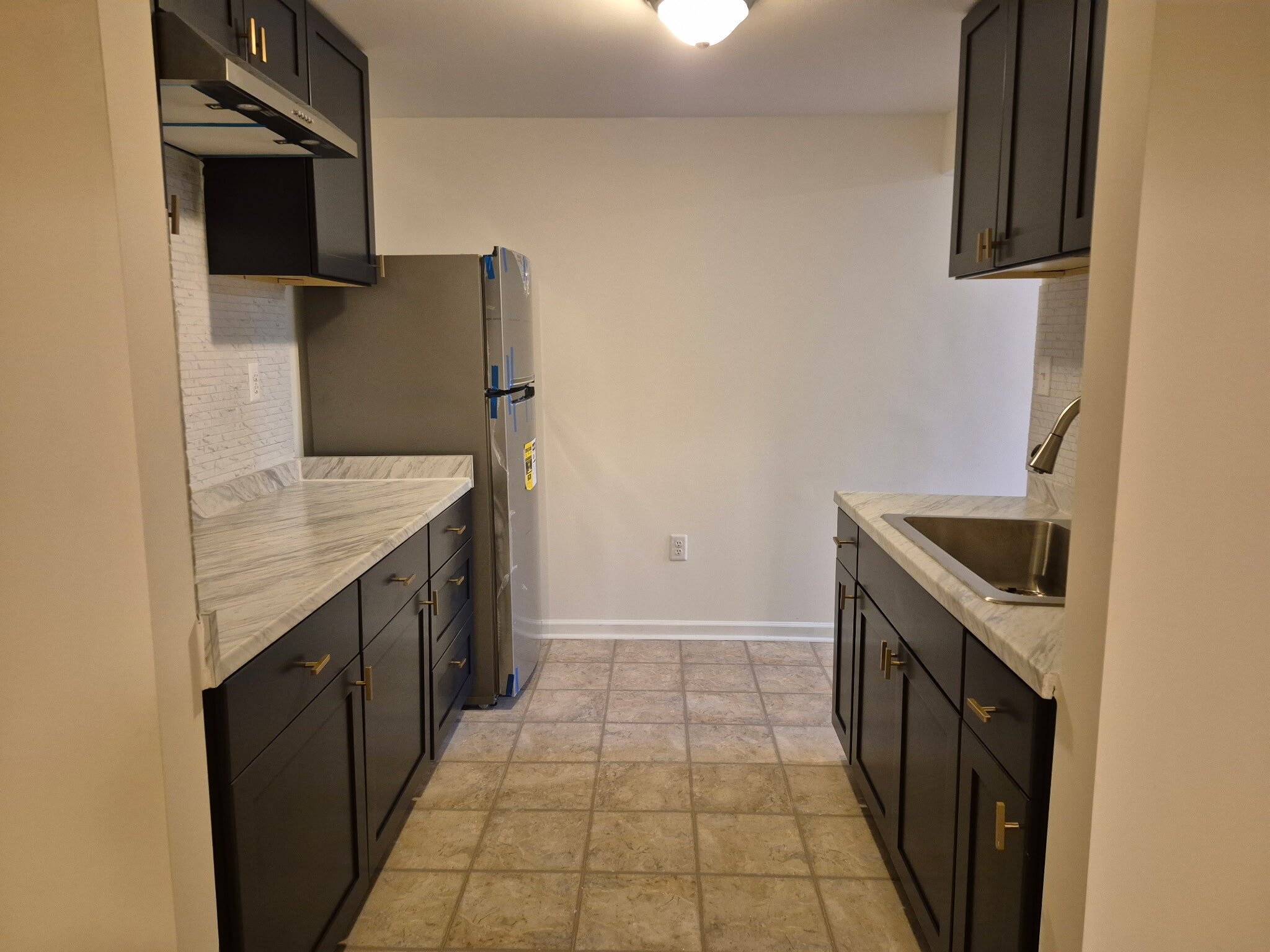 Building Photo - 4 Fieldstone Ct