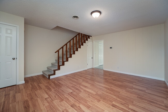 Building Photo - 76 Greenville Hwy