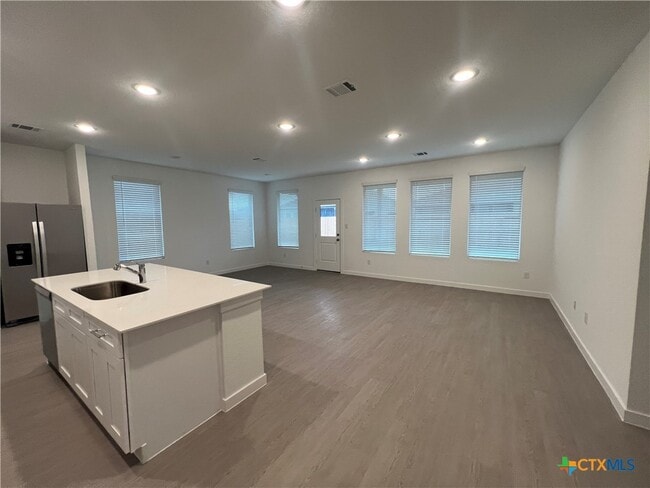 Building Photo - 8908 San Carlos
