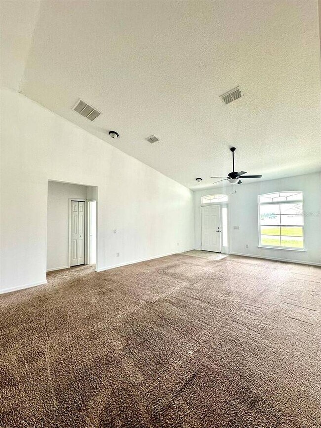Building Photo - 102 Aurelia Ct