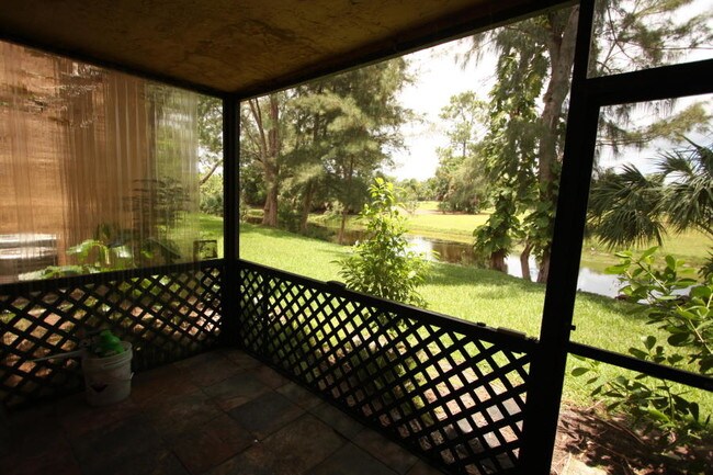 Building Photo - 1303 Lakeview Dr E