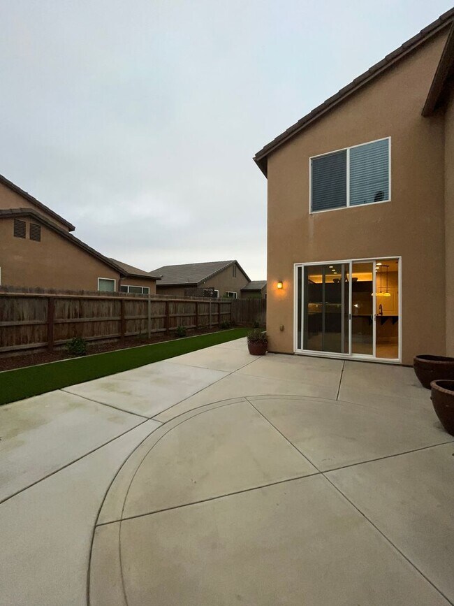 Building Photo - Available Soon!!  Avalon Gated Community!