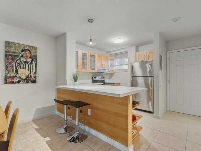 Building Photo - 1615 West Ave