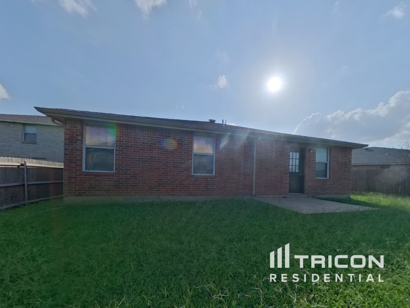 Building Photo - 8403 Bacury Rd