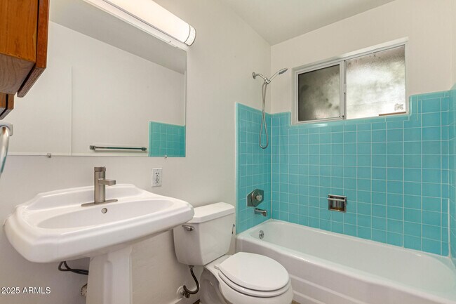 Building Photo - 3540 E Montecito Ave