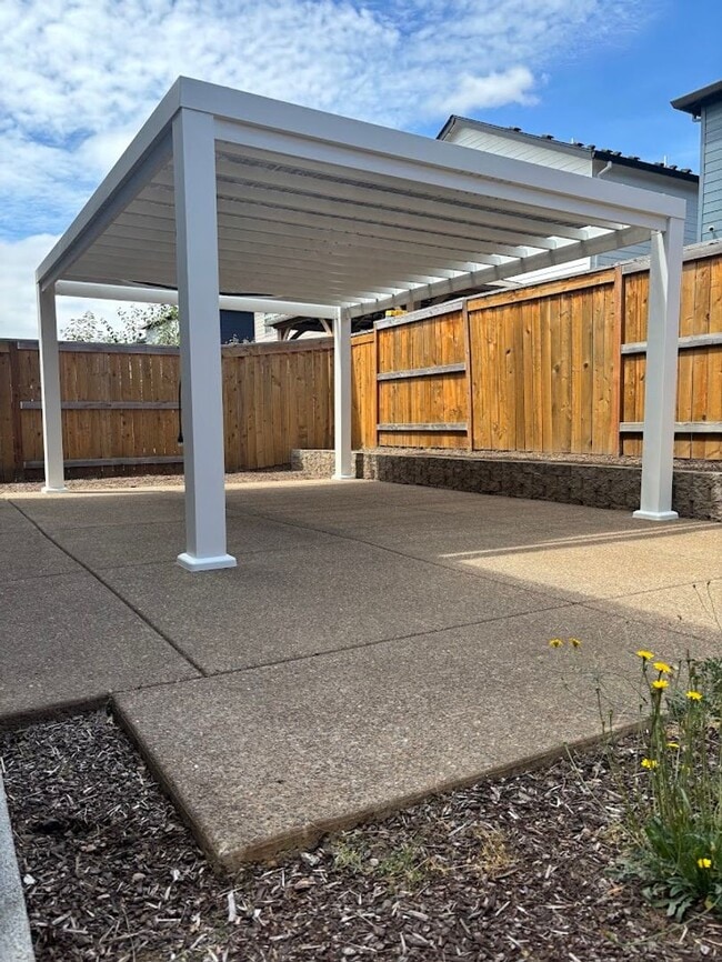 Building Photo - Newer 4 bedroom 2.5 bathroom house! AVAILA...