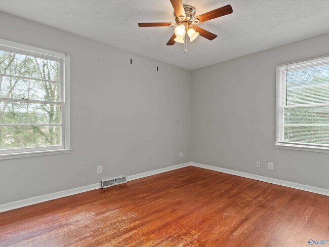 Building Photo - 3912 NW Neptune Dr