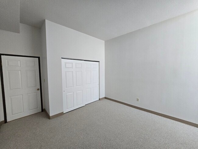 Building Photo - 130 Beach St