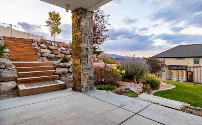 Building Photo - Luxurious Herriman 6 Bed with Indoor Court, Theater & Stunning Views!!!