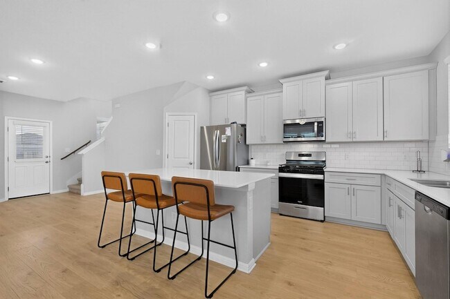 Building Photo - 6317 Marsh Ln