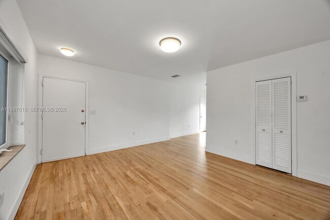 Building Photo - 5510 SW 76th St