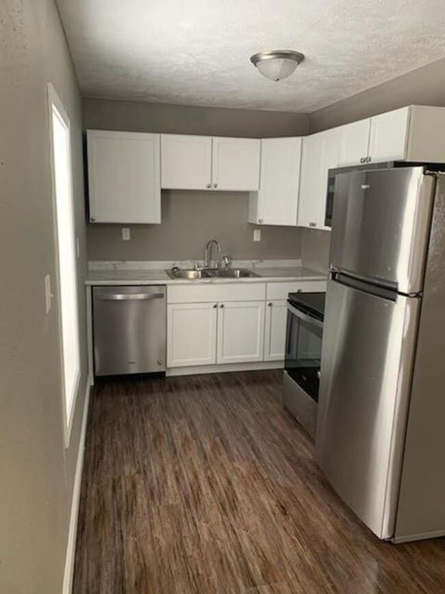 Building Photo - Newly remodeled 2 bedroom home