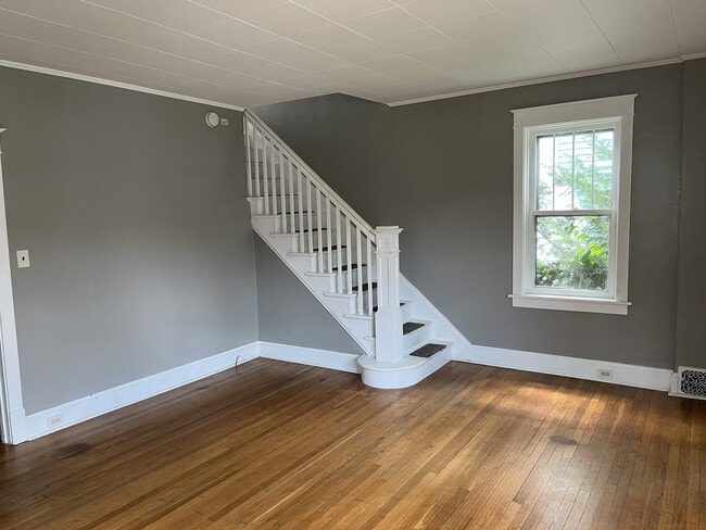 Building Photo - 707 S 25th St