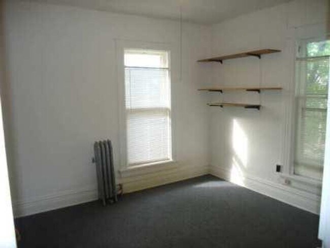 Building Photo - 209 E Mifflin St