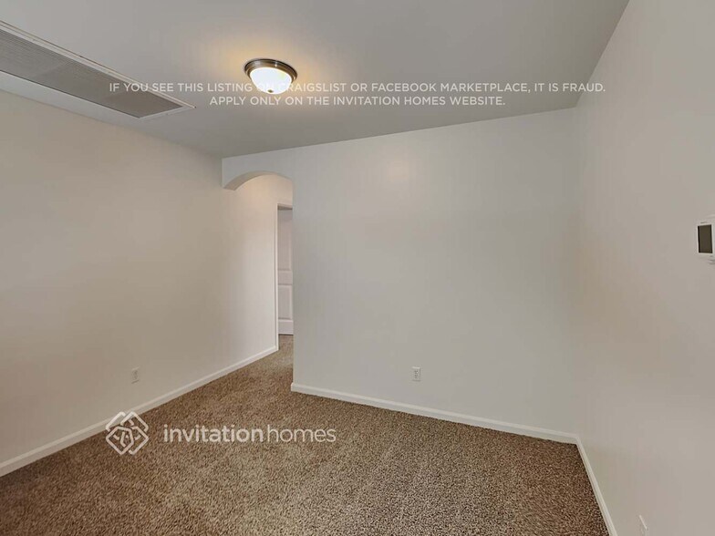 Building Photo - 1407 S Moccasin Trail