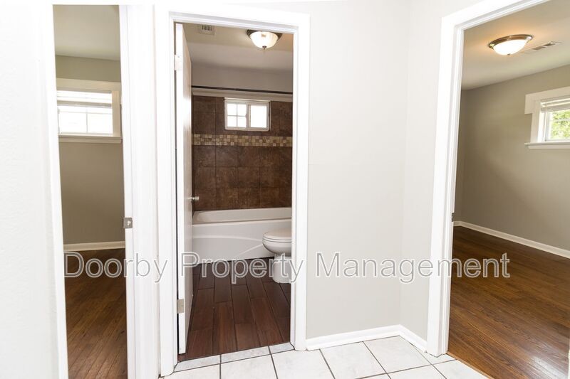 Building Photo - 2418 Hickory Valley Rd
