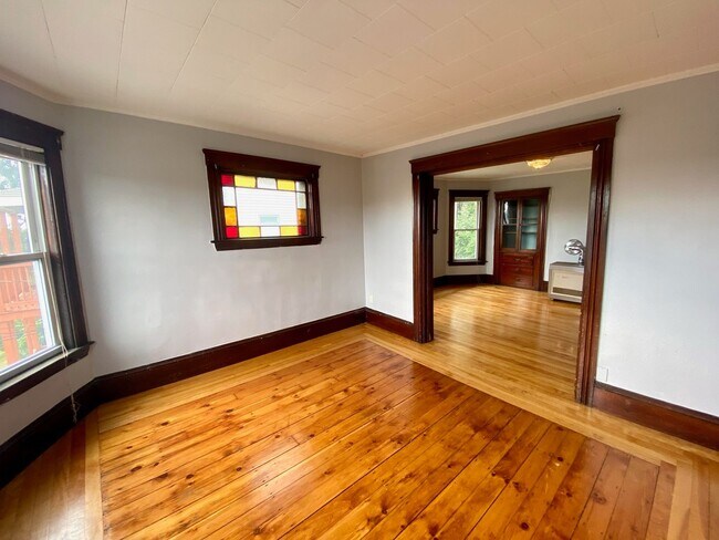 Building Photo - 14 Loring St