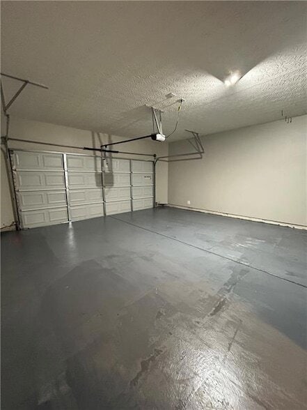 Building Photo - 607 Pecan Knoll Dr