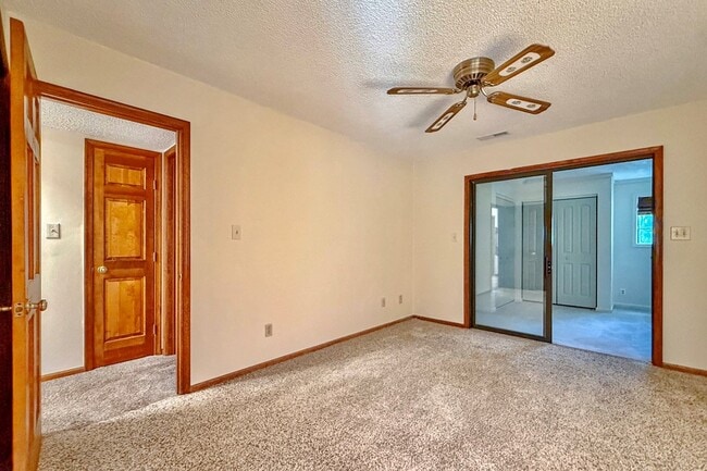 Building Photo - 12182 Heron Dr