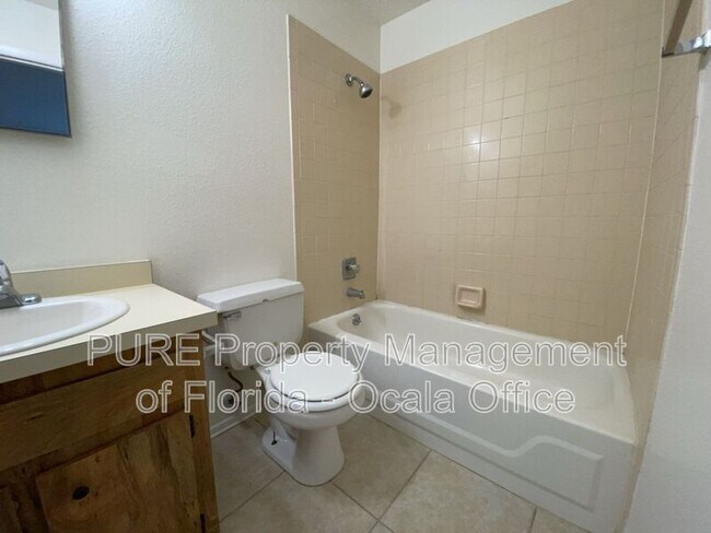 Building Photo - 5420 SE 29th Pl