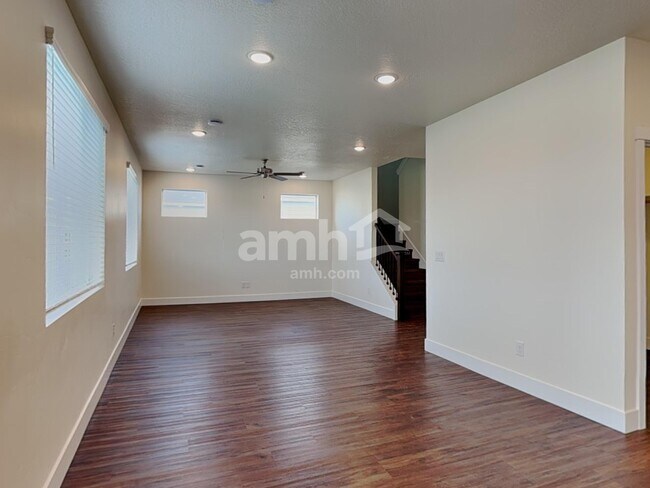 Building Photo - 9516 Aviara St