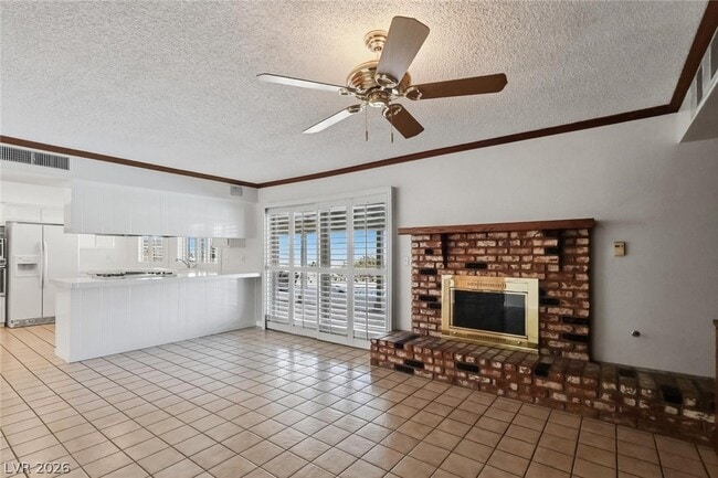 Building Photo - 3321 Basque St