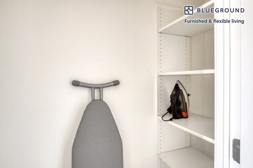 Building Photo - 4835 Cordell Ave