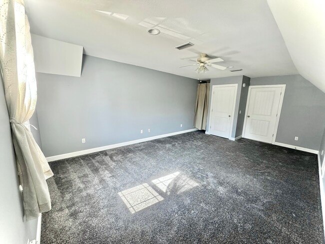 Building Photo - 214 Southern Winds Dr