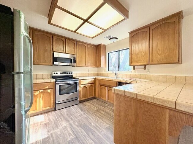 Building Photo - Beautiful Well Kept 3 bedroom for Rent - Folsom