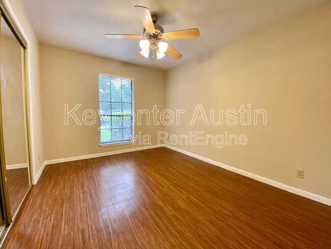 Building Photo - 1601 Faro Dr