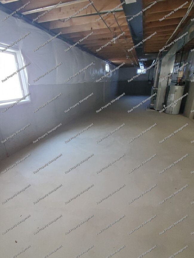 Building Photo - Gorgeous Custom Built Dyer 4 Bedroom