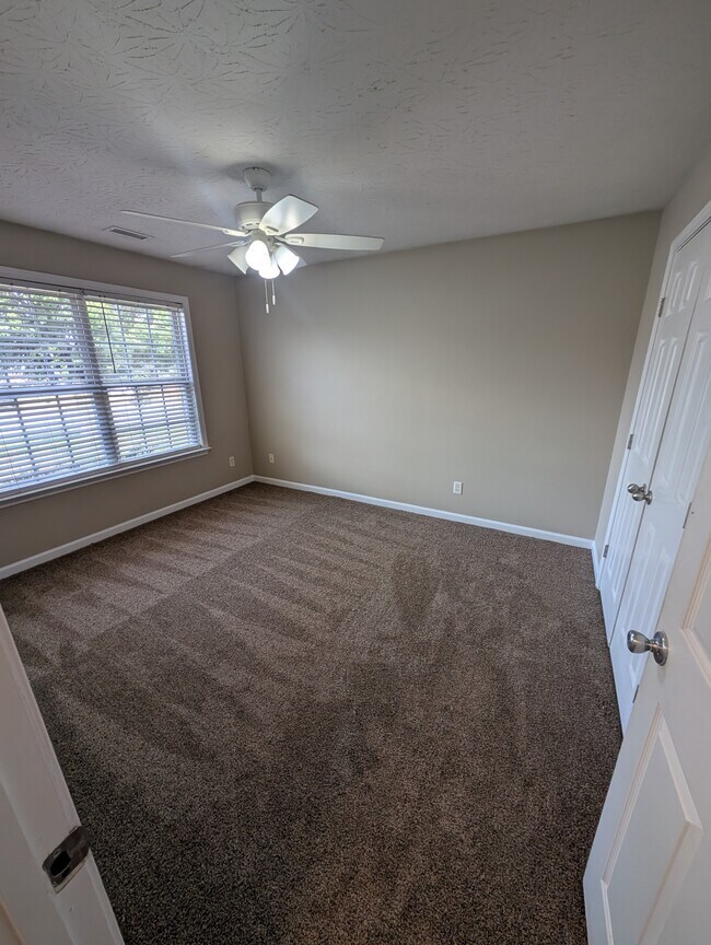 Building Photo - 1039 Stonemark Trl