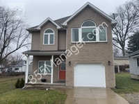 Building Photo - Explore a unique living experience in Keeg...