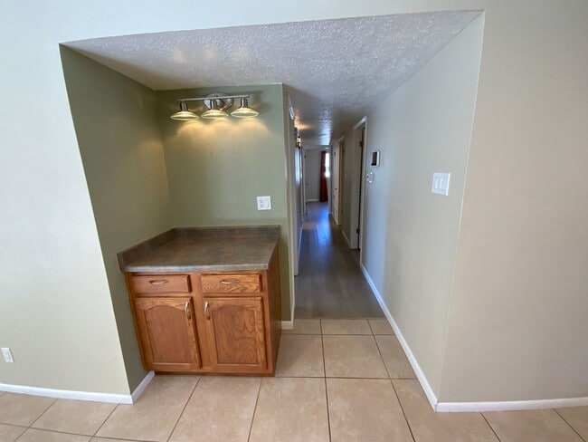 Building Photo - 4 Bedroom with Office Single Story Home Av...
