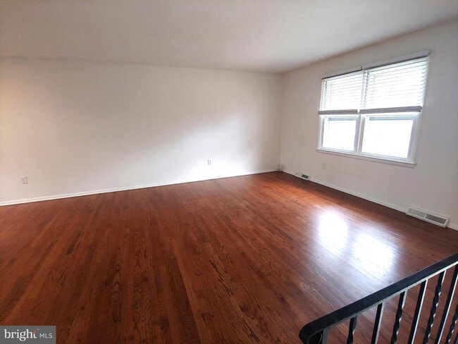 Building Photo - 149 Northway